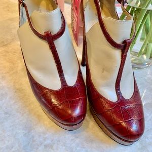 Pro owed burgundy and tan shoe by Spaziomoda size 39
